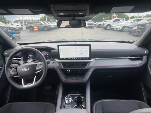 Used 2025 Ford Explorer ST RWD image 15