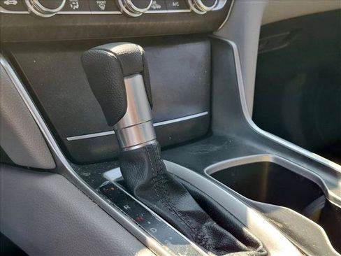 Used 2020 Honda Accord EX image 10
