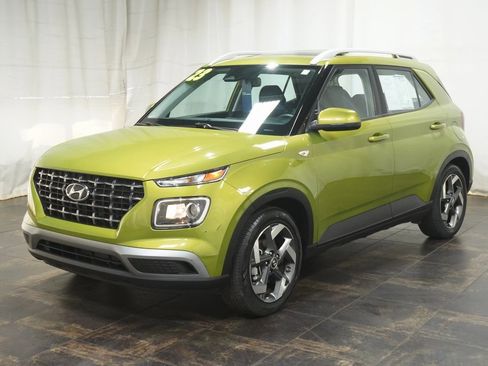 Certified 2023 Hyundai Venue SEL image 2