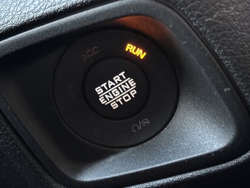 Certified 2025 Jeep Wrangler Sport image 31