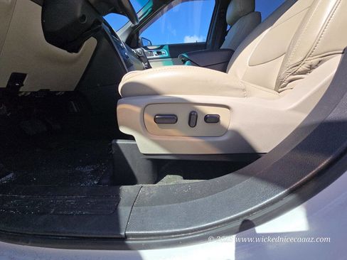 Used 2015 Ford Explorer XLT w/ Equipment Group 202A image 13