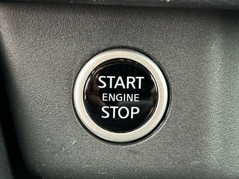 Used 2023 Nissan Rogue SV FWD image 28