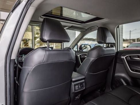 Used 2020 Toyota RAV4 Limited image 41
