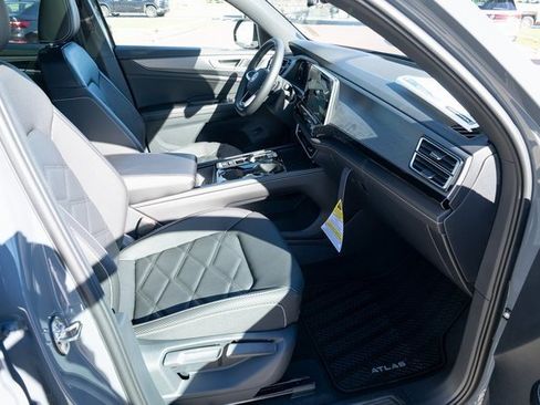 New 2026 Volkswagen Atlas Cross Sport SE FWD image 39