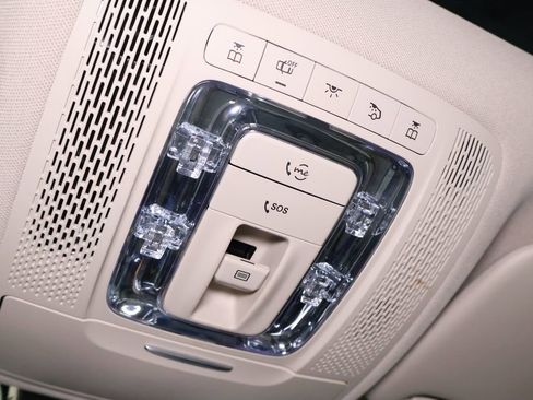 Used 2021 Mercedes-Benz GLA 250 4MATIC w/ Premium Package image 32