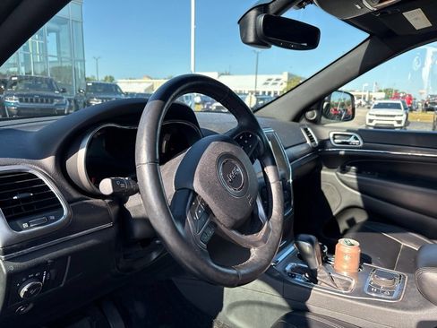 Certified 2018 Jeep Grand Cherokee Limited AWD/4WD image 8