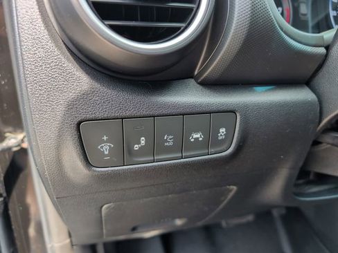 Used 2019 Hyundai Kona Ultimate FWD image 32
