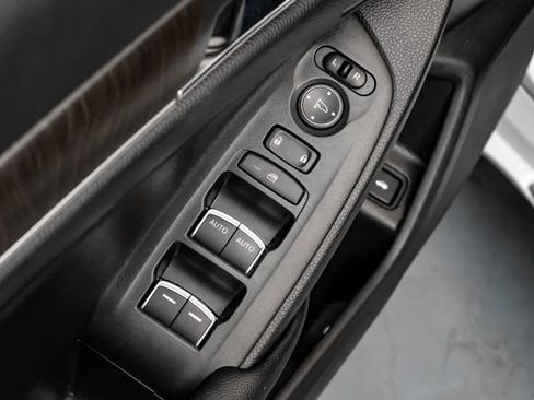 Used 2019 Honda Accord Touring image 38
