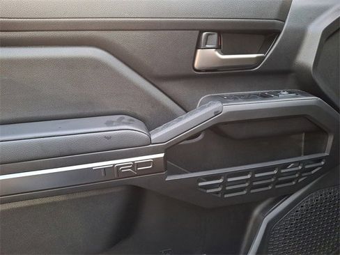 Certified 2025 Toyota Tacoma TRD Off-Road image 19