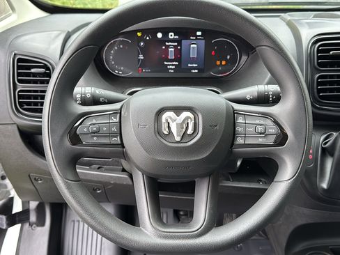 Used 2025 RAM ProMaster 2500 w/ Premium Convenience Group image 13