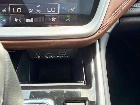 Used 2025 Subaru Outback Touring XT AWD/4WD image 33