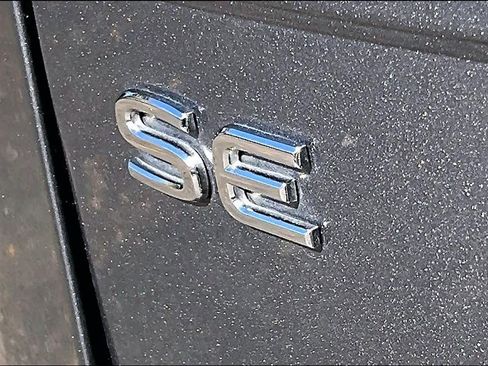 Certified 2023 Volkswagen Tiguan SE image 10