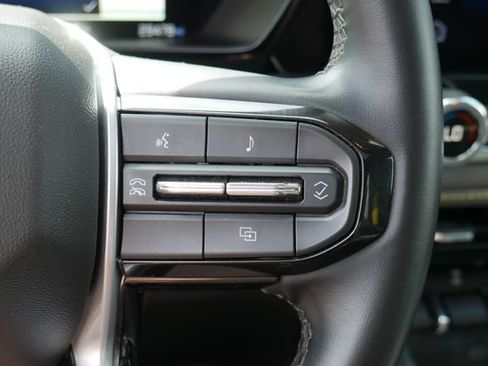 Used 2024 Chevrolet Colorado ZR2 w/ Technology Package AWD/4WD image 19