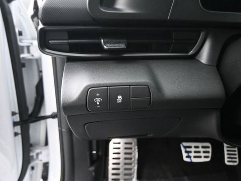 New 2026 Hyundai Elantra SEL Sport Premium FWD image 17