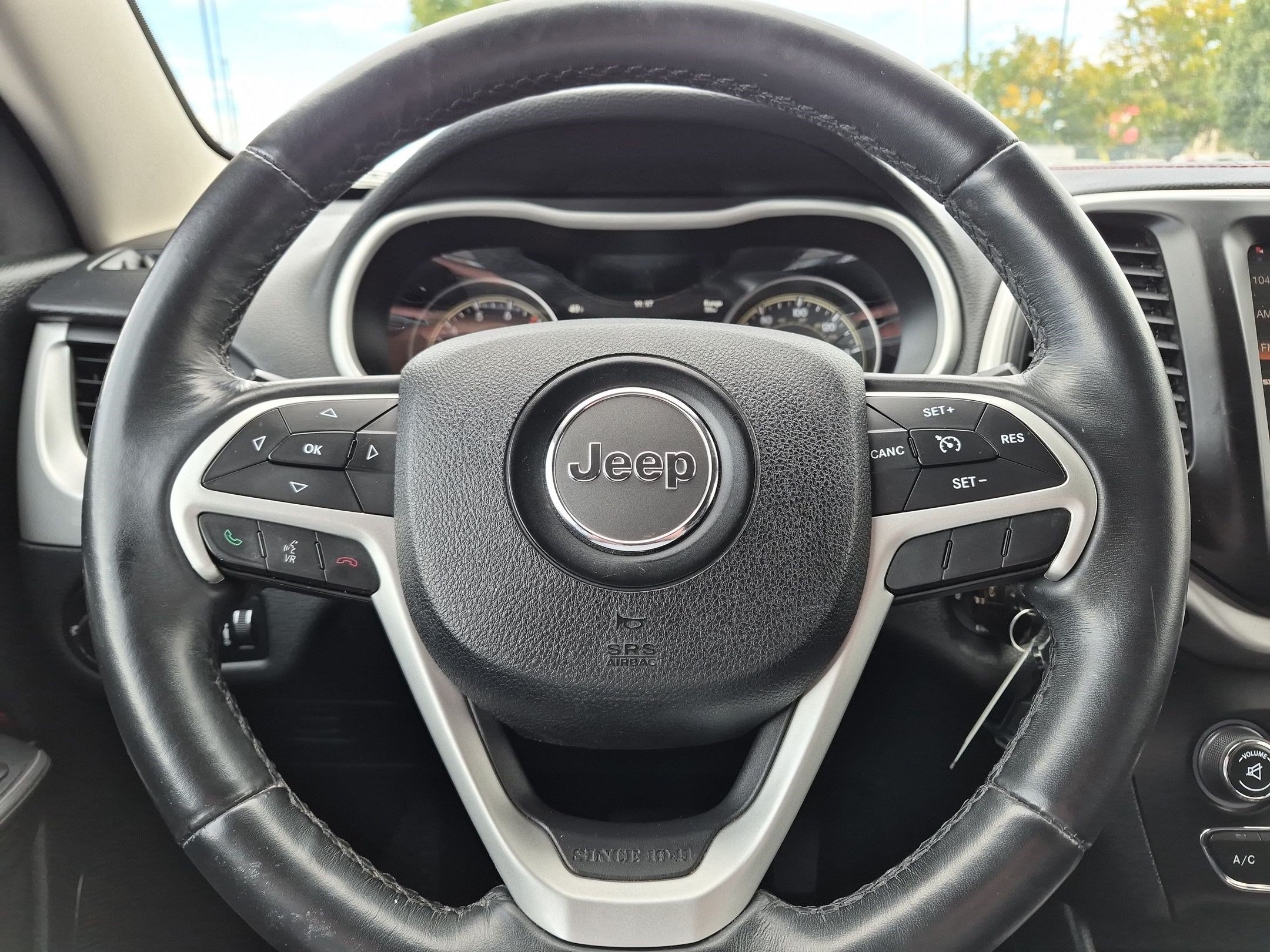 Used 2016 Jeep Cherokee Trailhawk w/ Cold Weather Group AWD/4WD image 18