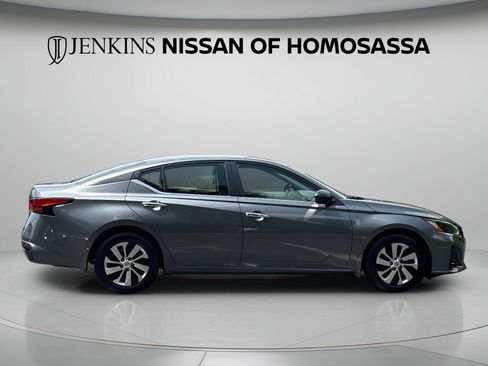 Certified 2024 Nissan Altima 2.5 S FWD image 2