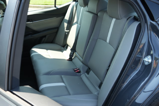 Used 2025 Toyota Camry SE FWD image 14