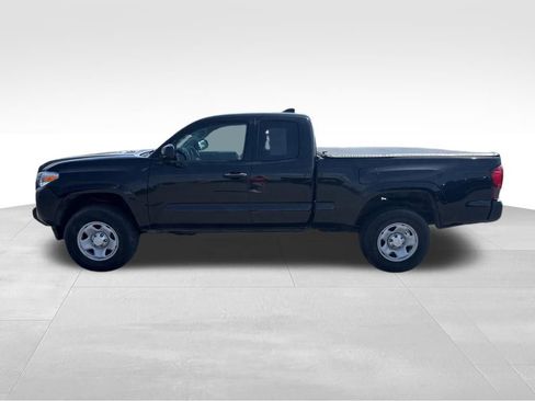 Used 2022 Toyota Tacoma SR AWD/4WD image 2
