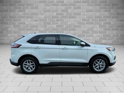 Certified 2024 Ford Edge SEL w/ Convenience Package AWD/4WD image 2
