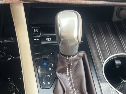 Used 2019 Lexus RX 350L Luxury w/ Accessory Package FWD image 22