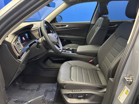 New 2026 Volkswagen Atlas SEL image 12