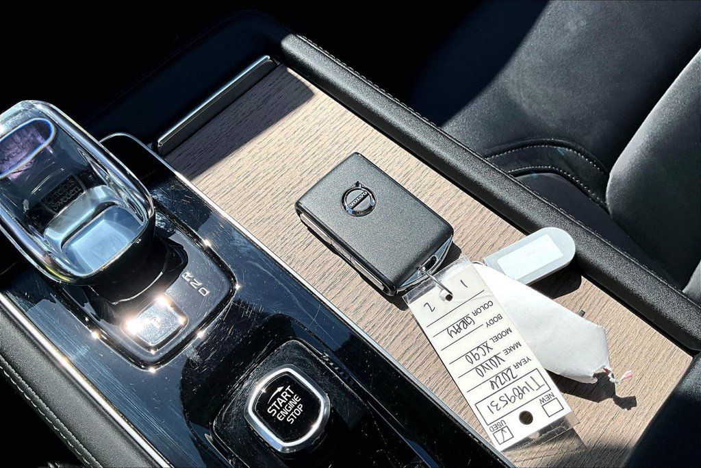 Certified 2026 Volvo XC90 B6 Plus AWD/4WD image 14