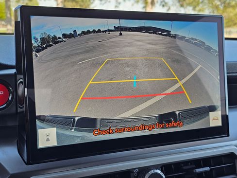 Used 2024 Toyota Tacoma TRD Off-Road image 25