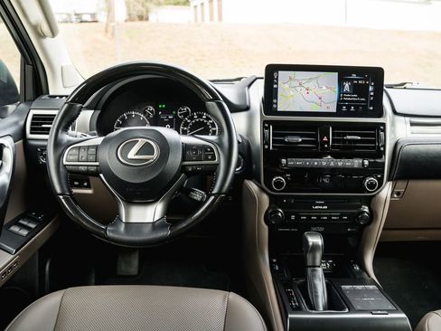 Used 2023 Lexus GX 460 Premium image 13