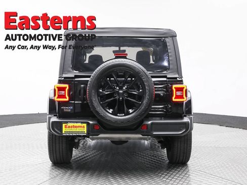 Used 2021 Jeep Wrangler Unlimited Sahara w/ Cold Weather Group AWD/4WD image 6