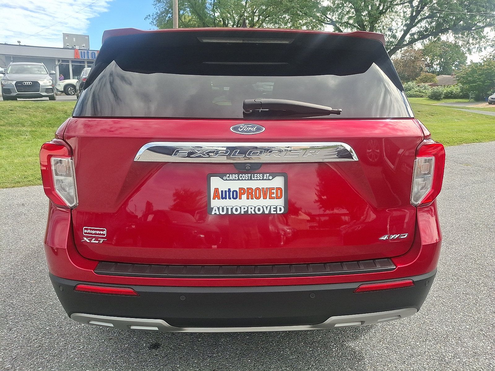 Used 2021 Ford Explorer XLT w/ Equipment Group 202A AWD/4WD image 5