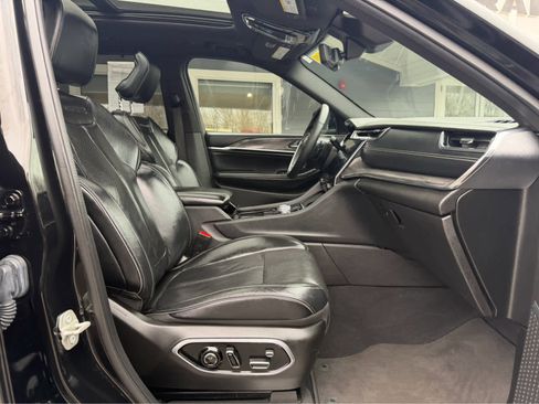 Used 2024 Jeep Grand Cherokee L Overland w/ Luxury Tech Group IV image 21