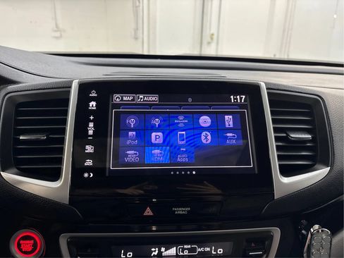 Used 2016 Honda Pilot Touring image 43