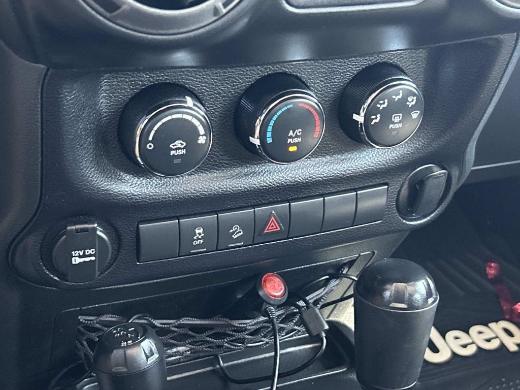Used 2016 Jeep Wrangler Sport AWD/4WD image 29