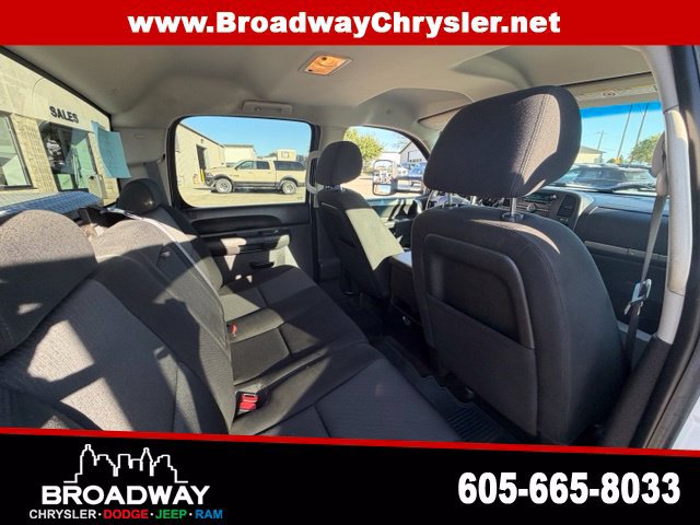 Used 2011 Chevrolet Silverado 2500 LT w/ Interior Plus Package AWD/4WD image 12