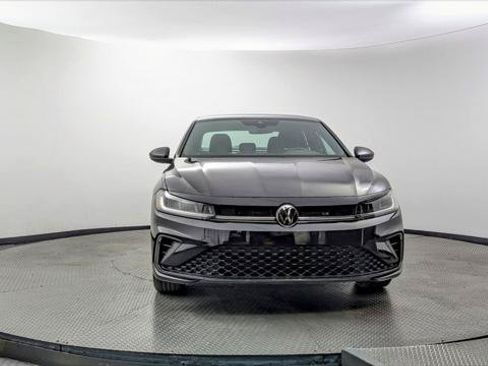 Used 2025 Volkswagen Jetta Sport FWD image 11