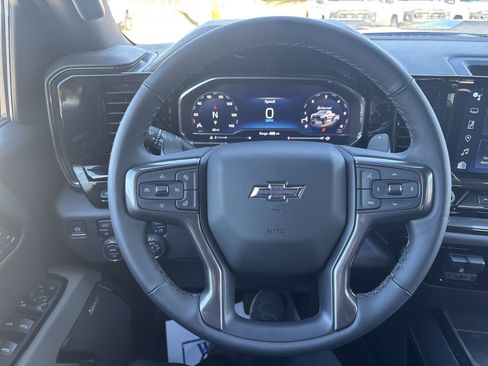 Used 2025 Chevrolet Silverado 1500 ZR2 w/ Technology Package image 17