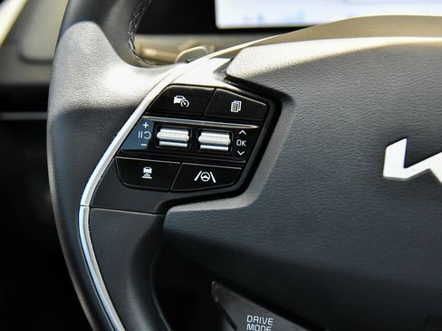 Used 2024 Kia EV6 Light RWD image 35