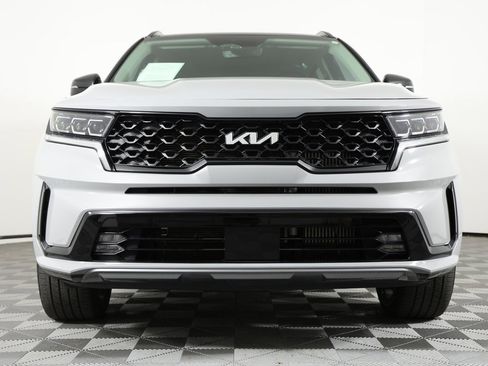 Used 2023 Kia Sorento SX image 2