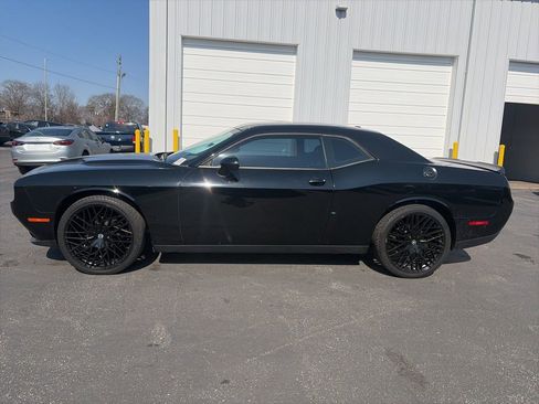 Used 2020 Dodge Challenger SXT w/ Blacktop Package image 4