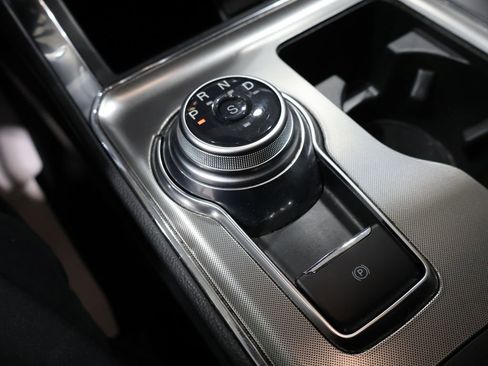 Used 2024 Ford Edge Titanium image 25