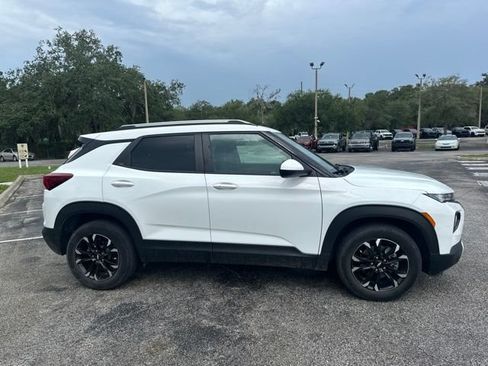 Used 2023 Chevrolet TrailBlazer LT w/ Convenience Package FWD image 6