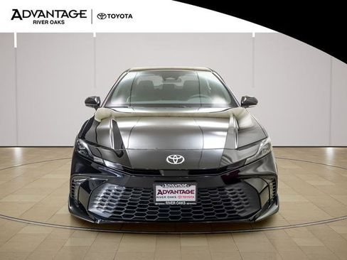 Used 2026 Toyota Camry SE FWD image 3