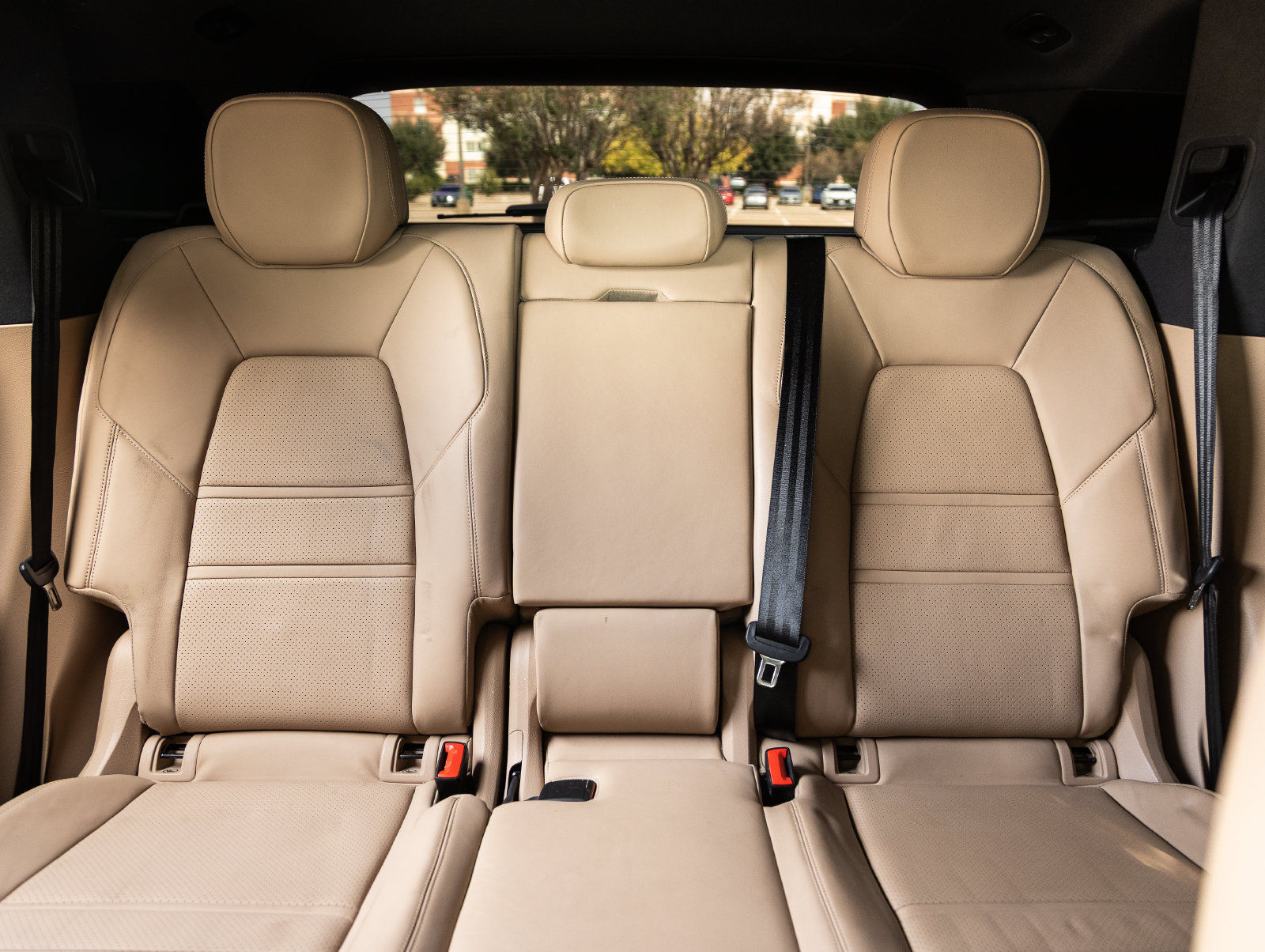 Certified 2023 Porsche Cayenne AWD/4WD image 28
