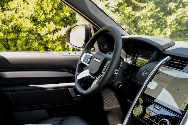 New 2026 Land Rover Discovery Limited Edition AWD/4WD image 20