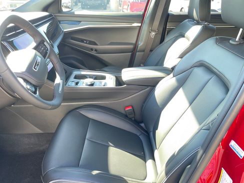 Used 2025 Jeep Wagoneer S Limited image 11