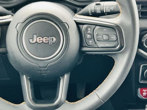 Used 2024 Jeep Wrangler Willys image 14