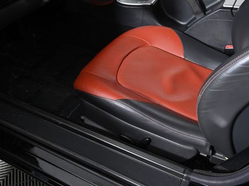 Used 2005 Chrysler Crossfire Convertible image 23