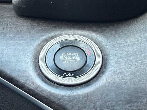 Certified 2024 Jeep Grand Cherokee Limited w/ Luxury Tech Group II image 33