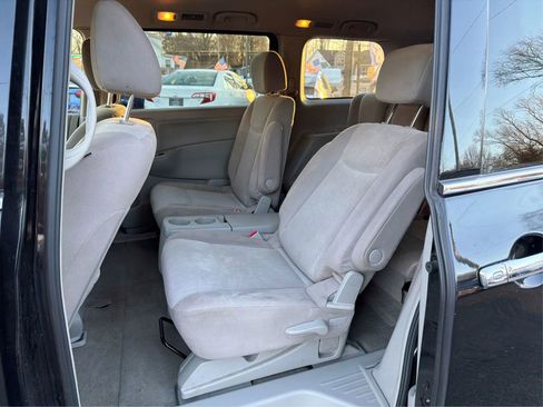 Used 2016 Nissan Quest SV image 10