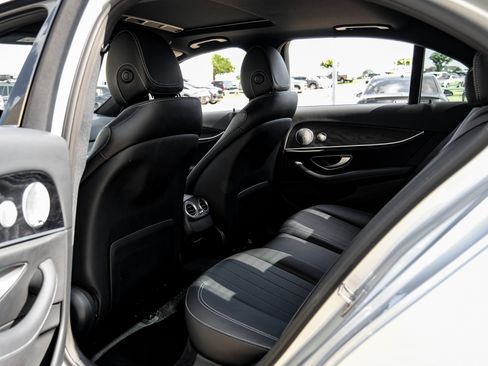 Used 2017 Mercedes-Benz E 300 image 40